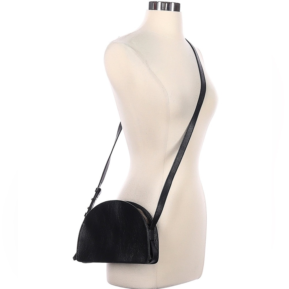 Madewell The Simple Half-Moon Crossbody Bag Black Leather  🔥🔥🔥MOVING SALE